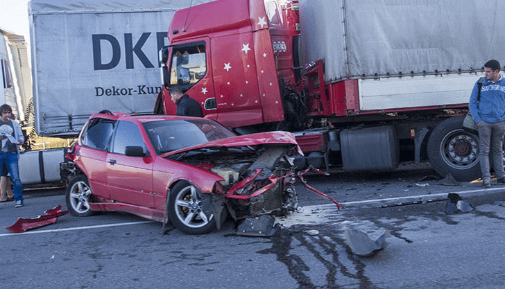 This is Why 18 Wheelers are Dangerous on Florida Roads