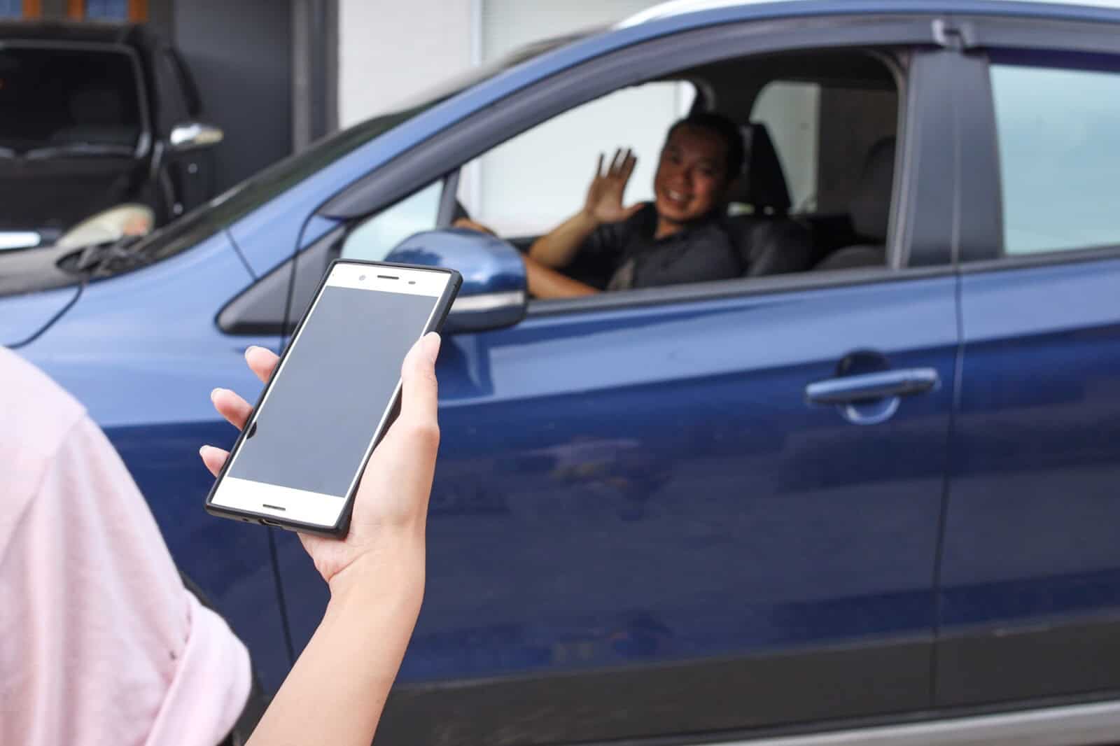 Customer Waiting for Online Taxi