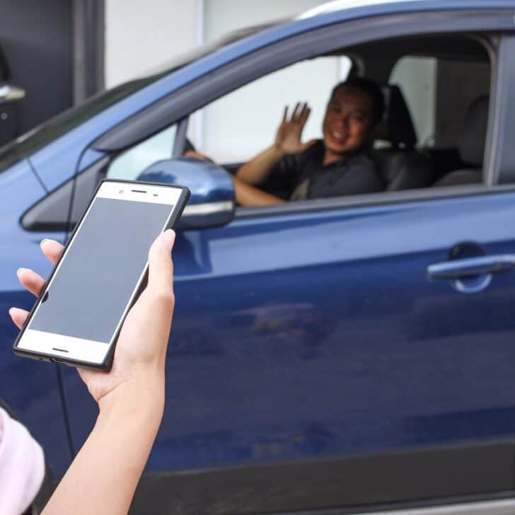 Customer Waiting for Online Taxi